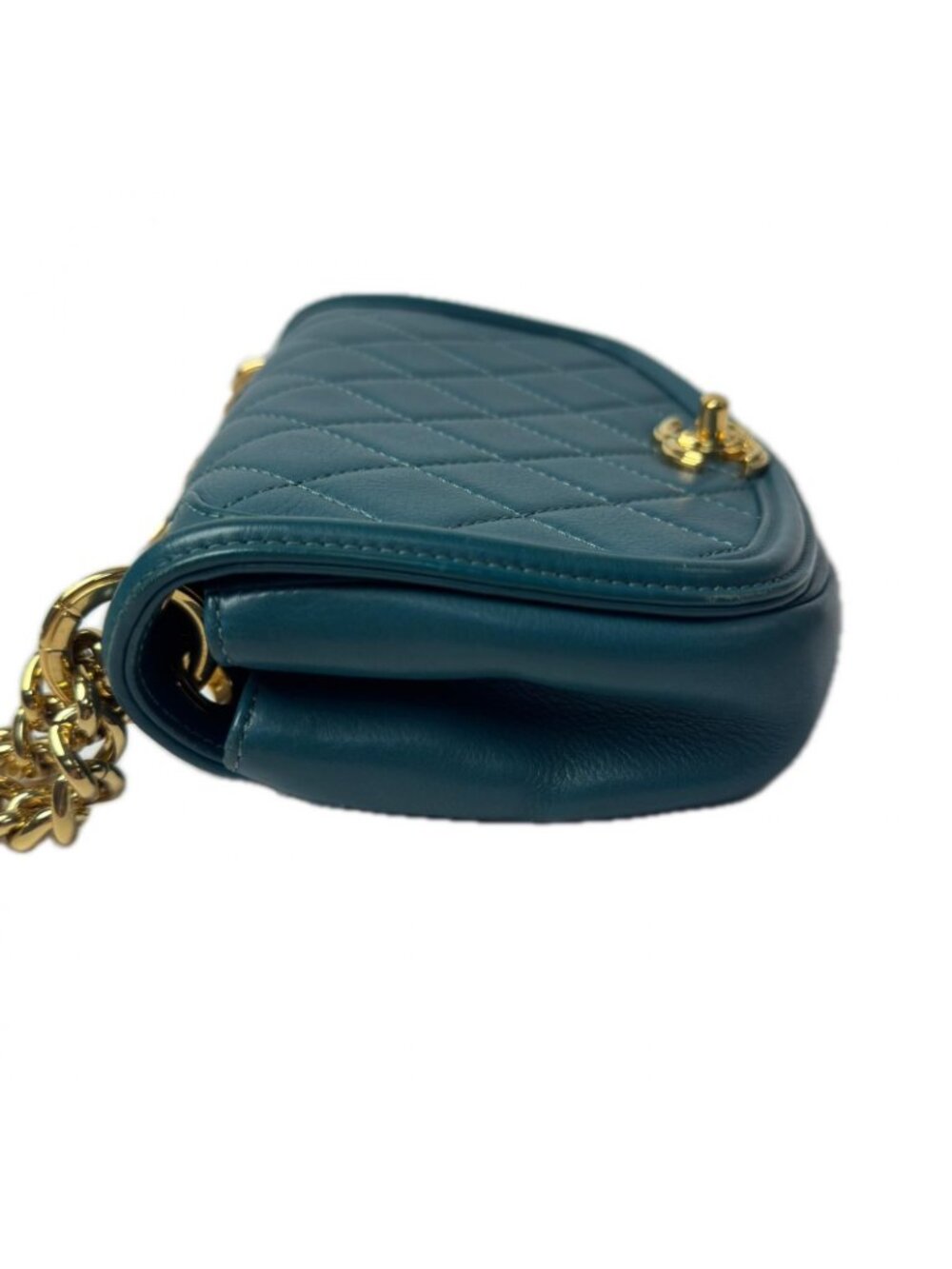 Chanel Quilted Chain Shoulder Bag - Picture 5 of 10